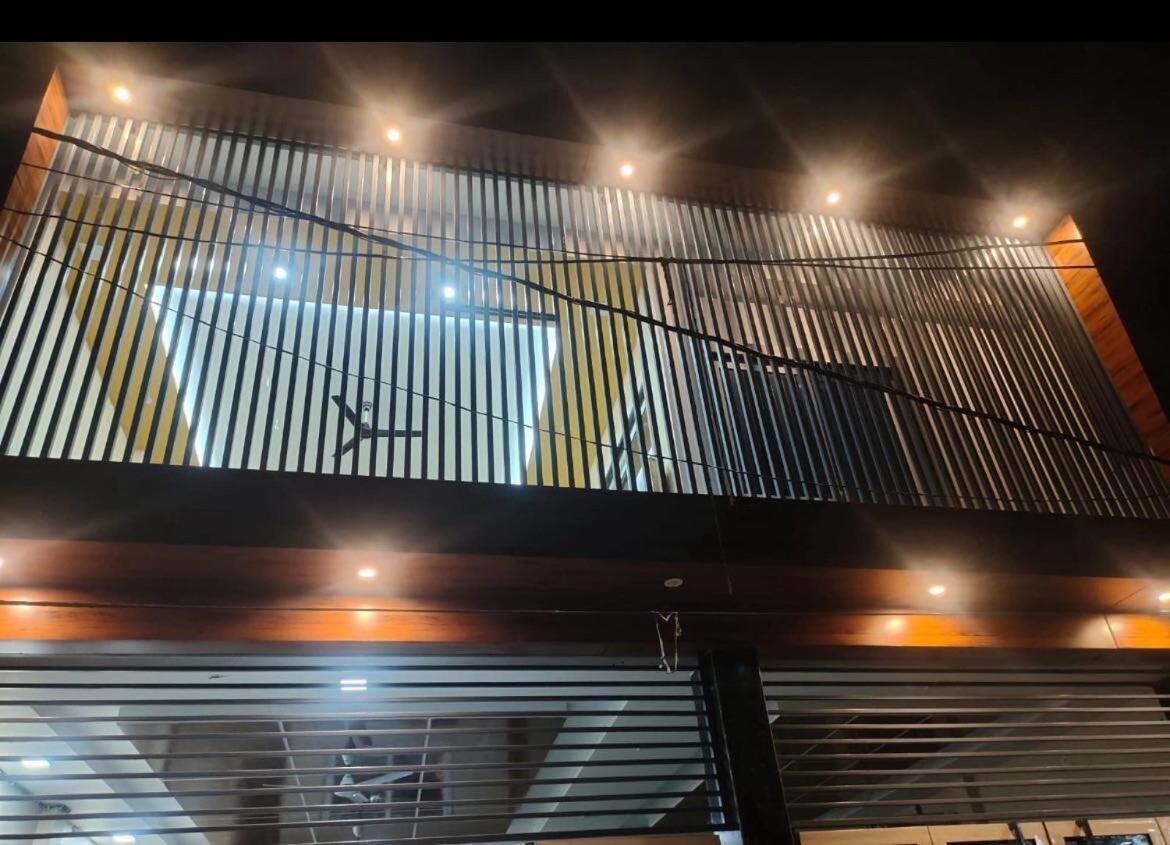 Hotel O Home Aditya Inn Suits Homestay Ayodhya Exteriör bild